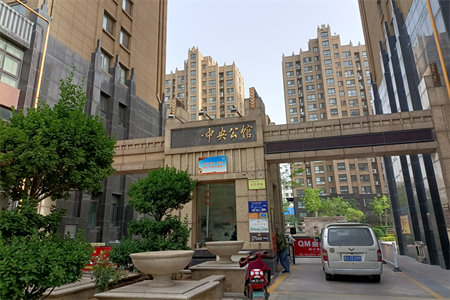 万达旁双平层复式楼东方今典B区，电梯洋房，送精装送地暖